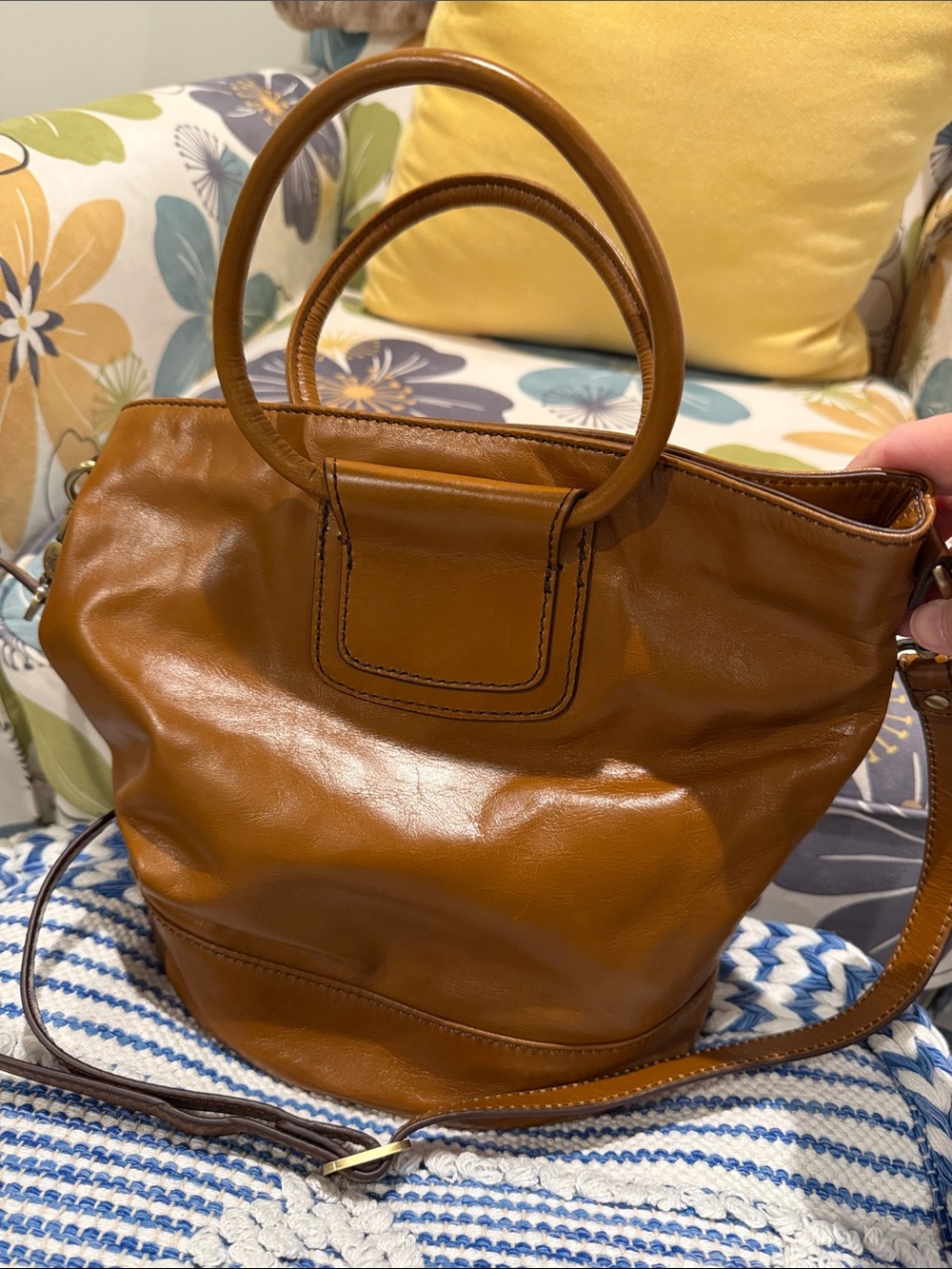 Hobo Sheila Bucket Bag